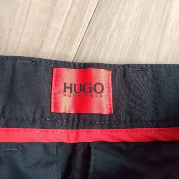 HUGO BOSS 블랙 휴고보스 레드 라인