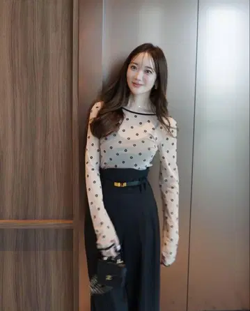 HYEON 시어 톱 "플라워"