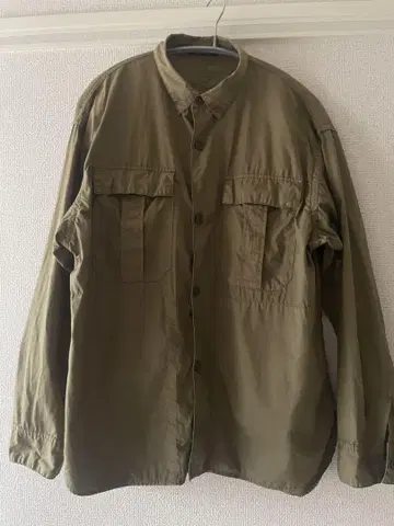 MACPHEE 카키색 긴팔 셔츠