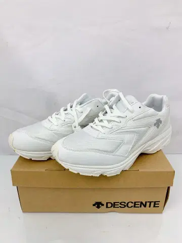 6SDM28 데상트 화이트 스니커즈