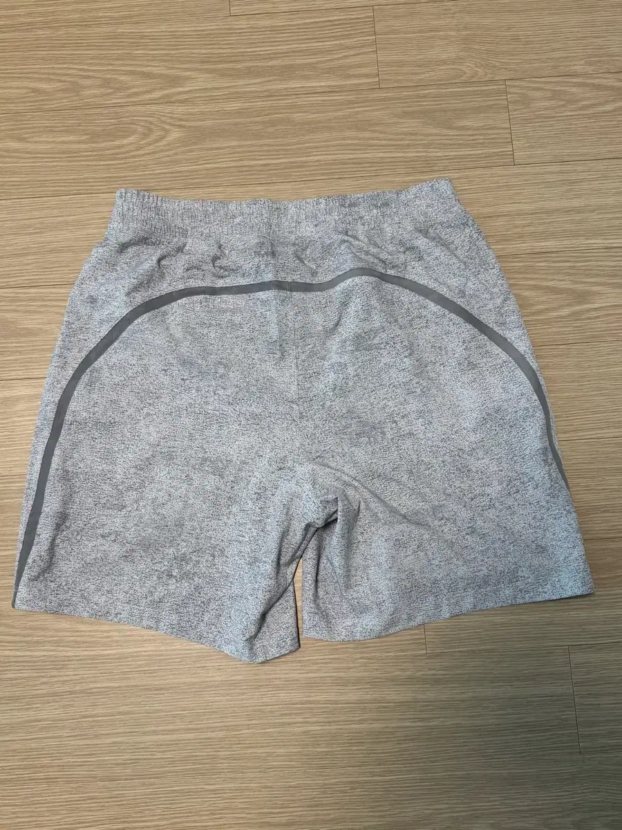 Lululemon Pace Breaker 7-Inch S (New)