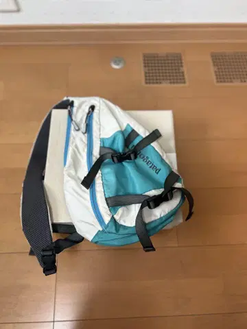 Patagonia 숄더백 화이트/터콰이즈