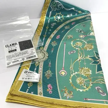 CLAMP 모티브 스카프