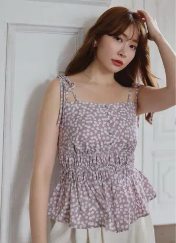 헤르립토 체리 패턴 스트랩 톱