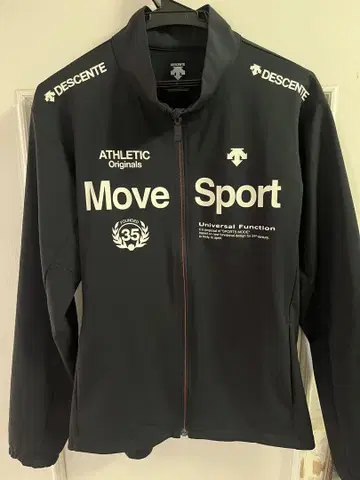 데상트 Move Sport 저리 블랙