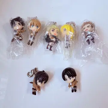 진격의 거인 가챠 키링 피규어 스윙 병장