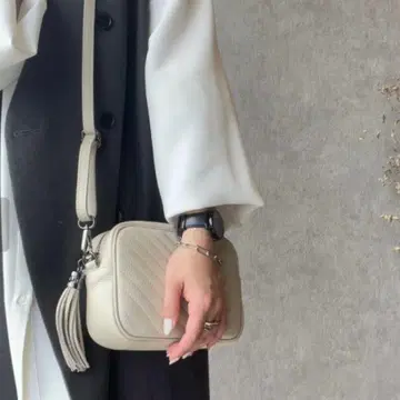 미사용 새상품 미카레미카레 천연 가죽 숄더백