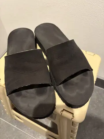 nonnative 가죽 샌들