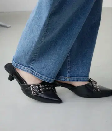 AZUL by moussy 버클 벨트 펌프스