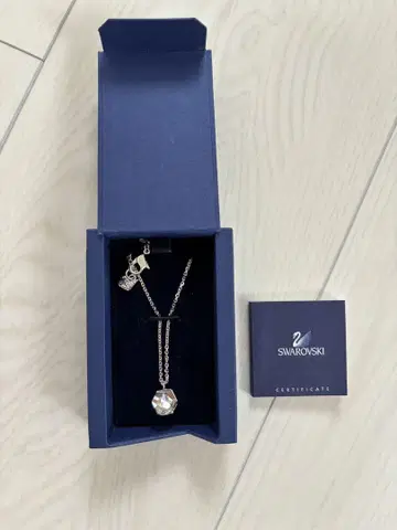 스와로브스키 크리스탈 볼 목걸이