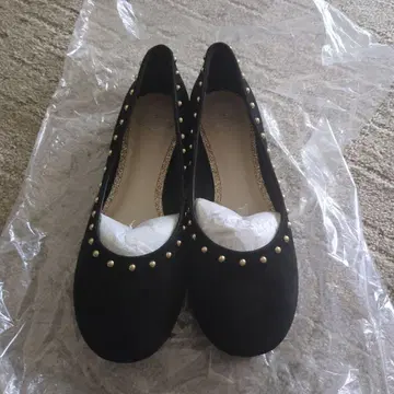 스터드 장식 블랙 플랫 슈즈 23cm