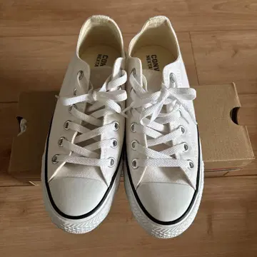 CONVERSE NEXSTAR 화이트 스니커즈