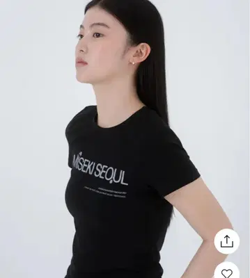 MISEKI SEOUL 블랙 티셔츠