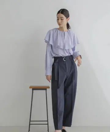연보라색 프릴 긴팔 블라우스
