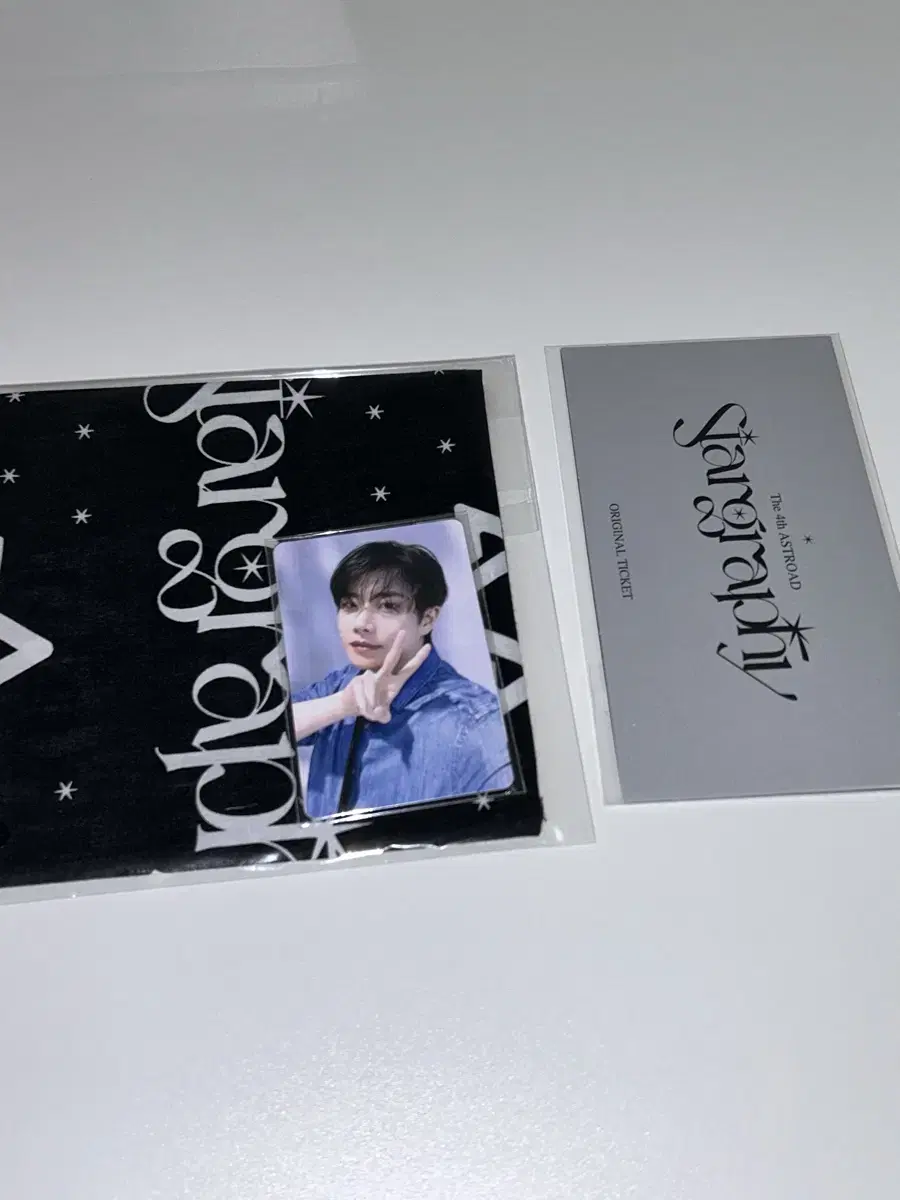 Astro Concert Entrance Poca Full Set wts