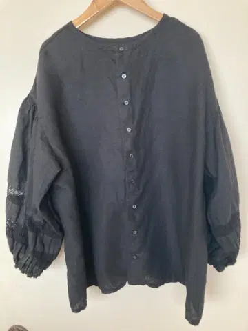 nest robe 린넨 레이스 볼륨 소매 블라우스 블랙