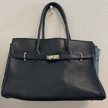 AULENTTI/오렌티 블랙 가죽 토트백 벨트 디자인