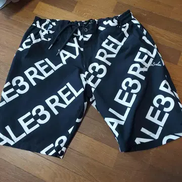 릴랙스 핏 숏 팬츠 블랙 레터 프린트