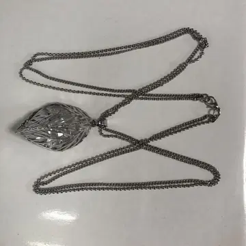 실버 색상 잎 모양 목걸이