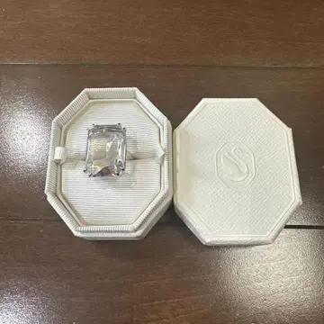 스와로브스키 에메랄드 컷 클리어링