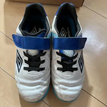 엄브로 축구 트레이닝 슈즈 20cm