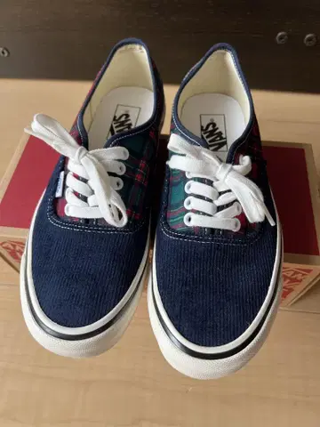 VANS 오센틱 네이비 체크 스니커즈