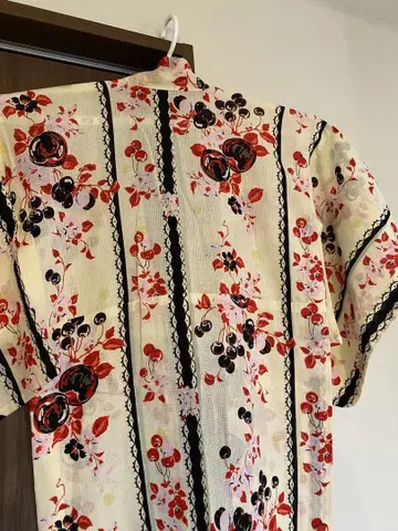 ANNA SUI 유카타 빨간 꽃 베이지 색 체리 패턴 브랜드 유카타