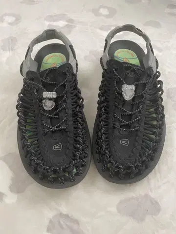 KEEN 블랙 샌들 사이즈 42