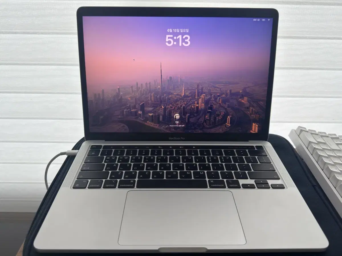 MacBook Pro M1 2020 13-inch Touch Bar