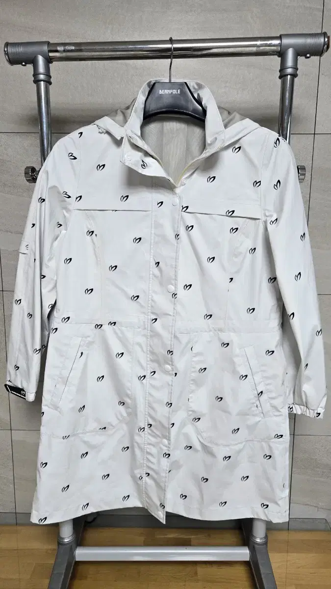 Masterbunnyedition Women's Golf Rain Coat (Authentic)