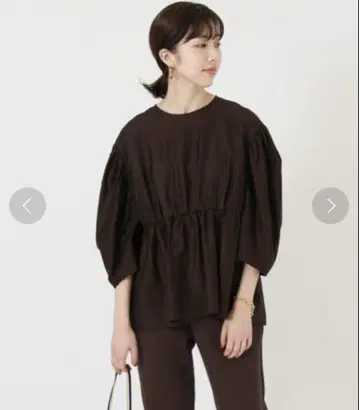 이에나 디자인 페플럼 블라우스 티어드 퍼프 슬리브 5부 소매 브라운