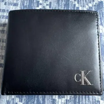 캘빈클라인 블랙 접이식 지갑