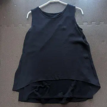꼼사데모드 슬리브리스 탑
