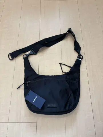 meltum NYLON CROSSBODY BAG 블랙
