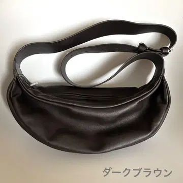 COS 가죽 플리츠 벨트 백 다크 브라운
