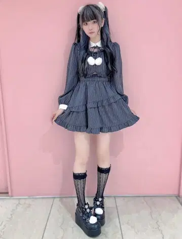 택 포함! 앙크루즈 사선 프릴 퐁퐁 리본 원피스 블루