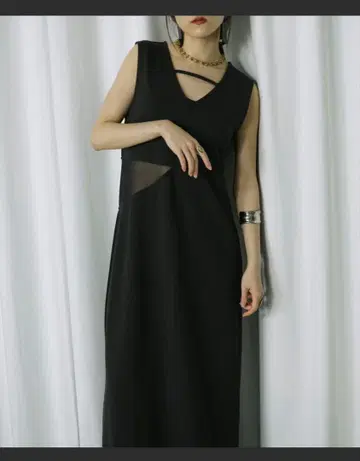 Triangle cut out 시어 원피스