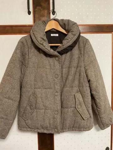 브라운 계열 다운 자켓