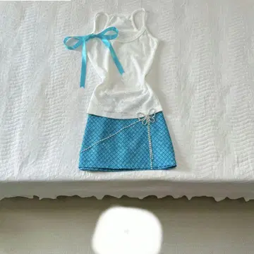 리본 포함 비즈 장식 스커트