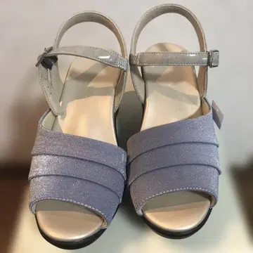 아카이시 새상품 샌들 S 사이즈