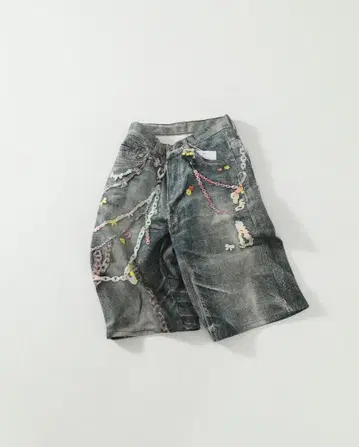 비즈와 체인 자수 다크 그레이 숏 팬츠