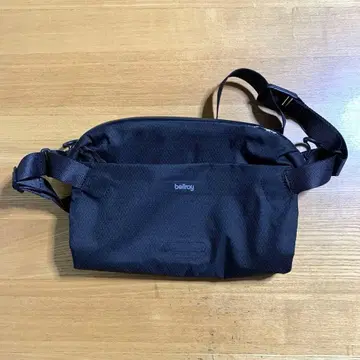 bellroy Lite Sling 경량 크로스 바디 백 - 블랙
