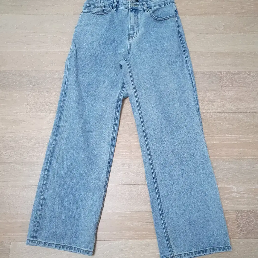 Trillion Domingo Pinch Cut Wide Denim Pants (SAND BLUE) on