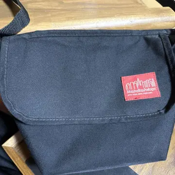 Manhattan Portage 블랙 숄더백