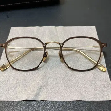 YELLOWS PLUS TYLER 안경 케이스 포함