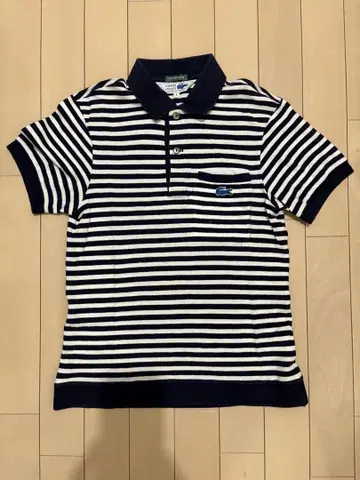 Lacoste 네이비와 화이트 스트라이프 피케 셔츠
