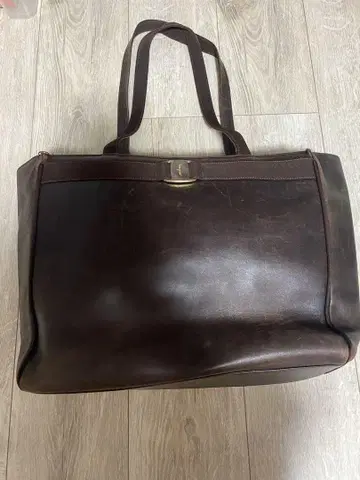 페라가모 숄더 백