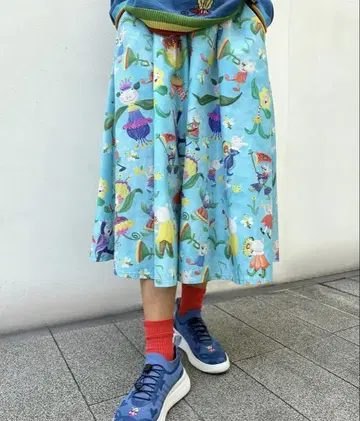 오레보레 브라 미사용 꽃무늬 플레어 스커트 파란색
