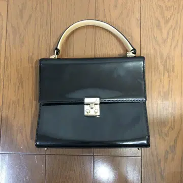 HARRODS 에나멜 백
