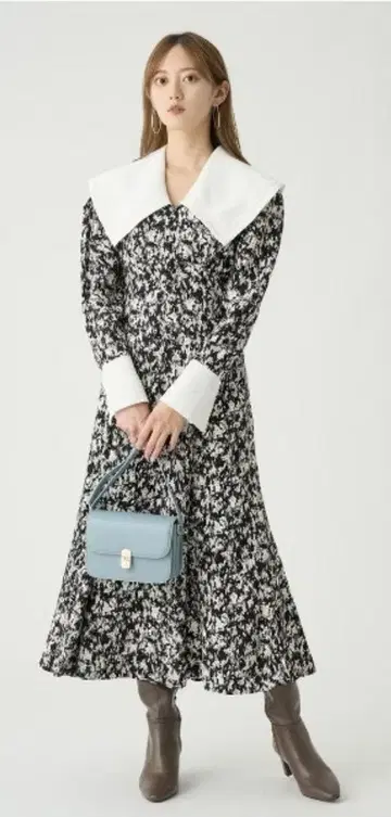 스나이델 빅 컬러 코르셋 원피스 화이트 블랙 블랙